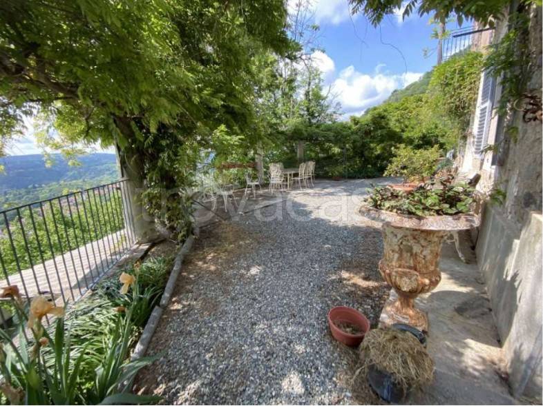 casa indipendente in vendita a Parella