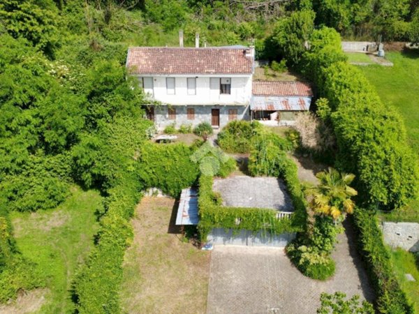 casa indipendente in vendita a Parella