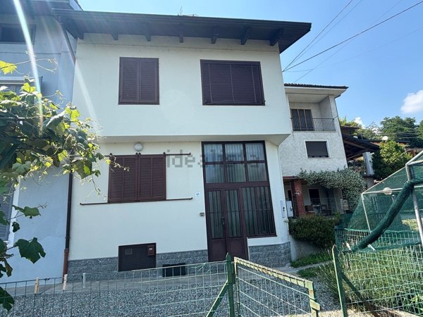 casa semindipendente in vendita a Parella