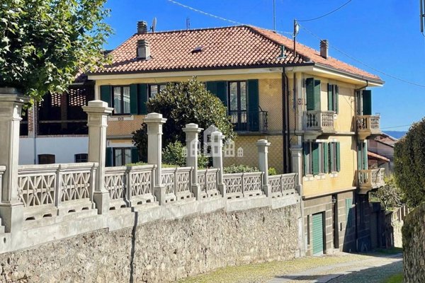 casa indipendente in vendita a Parella
