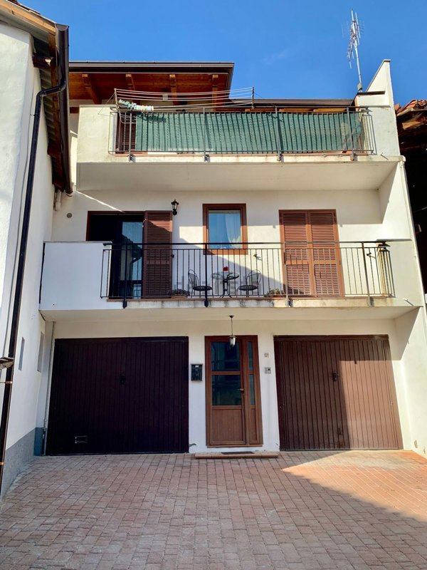 casa semindipendente in vendita a Pavone Canavese