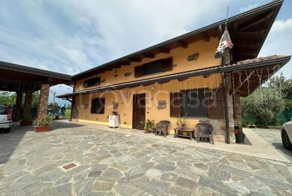 casa indipendente in vendita a Pavone Canavese