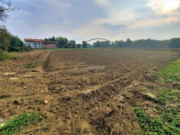 terreno agricolo in vendita a Pavone Canavese