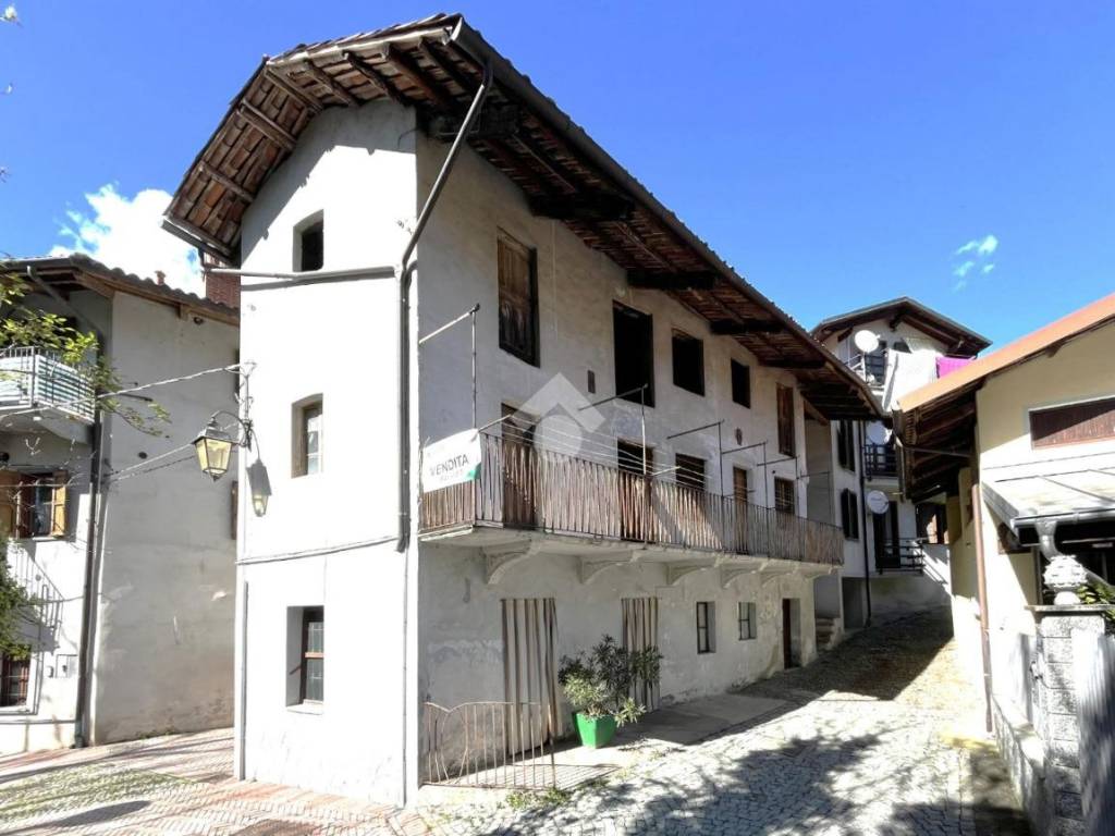 casa indipendente in vendita a Pavone Canavese