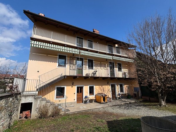 casa semindipendente in vendita a Pavone Canavese
