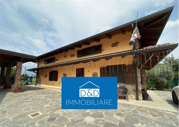casa indipendente in vendita a Pavone Canavese