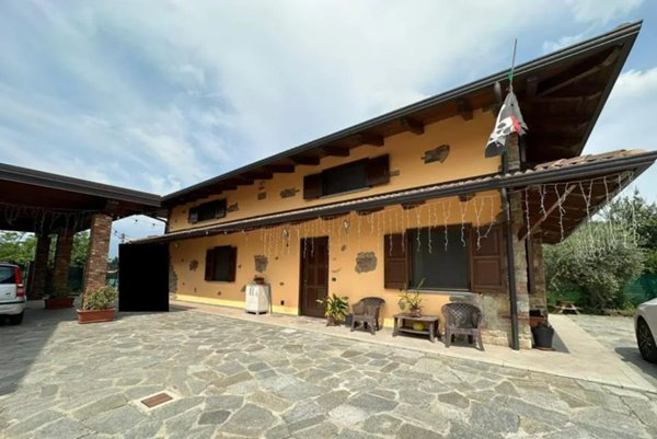 casa indipendente in vendita a Pavone Canavese