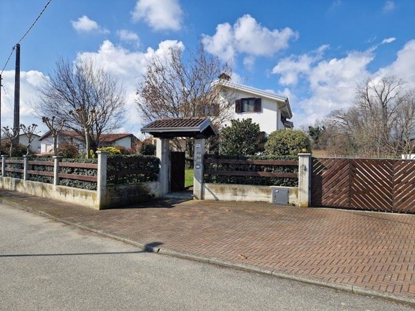 casa indipendente in vendita a Pavone Canavese