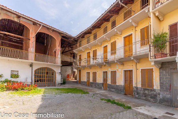 casa indipendente in vendita a Pavone Canavese