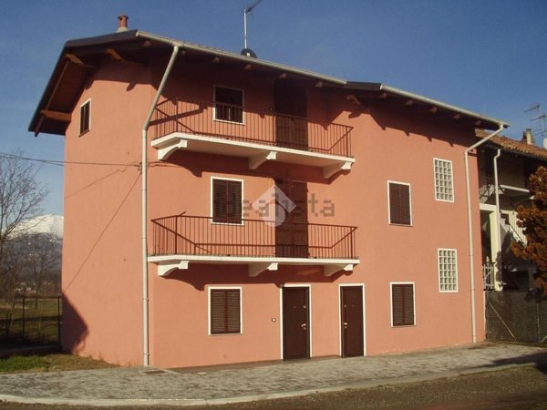 casa indipendente in vendita a Pavone Canavese