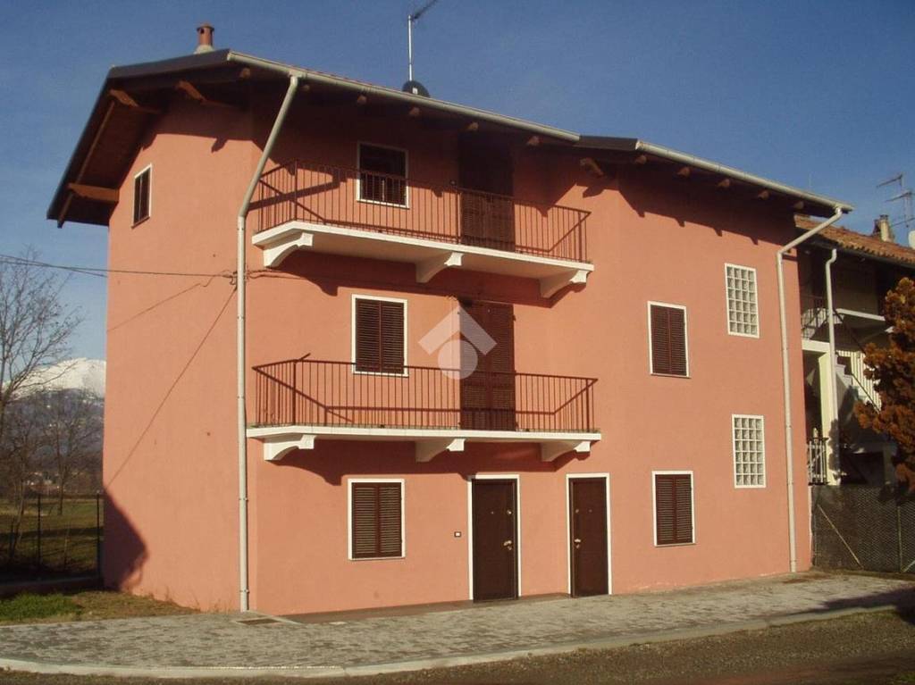 casa indipendente in vendita a Pavone Canavese