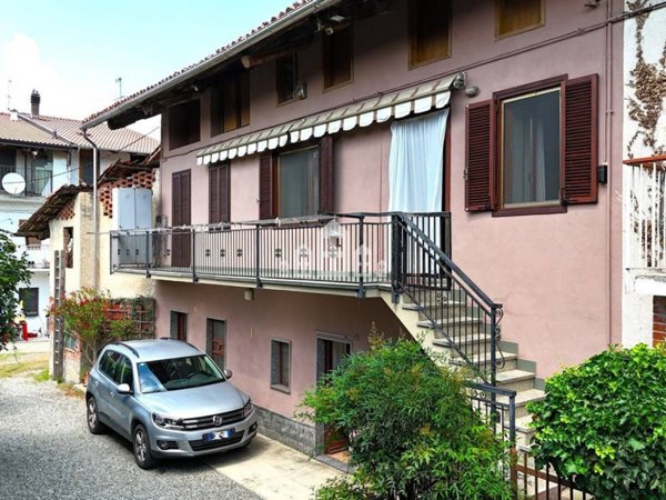 casa indipendente in vendita a Pavone Canavese