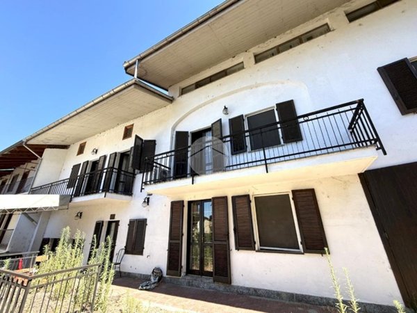 casa semindipendente in vendita a Pavone Canavese