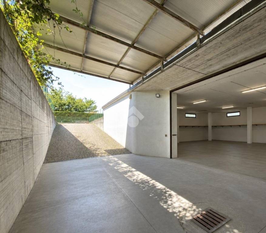 locale commerciale in vendita a Pavone Canavese