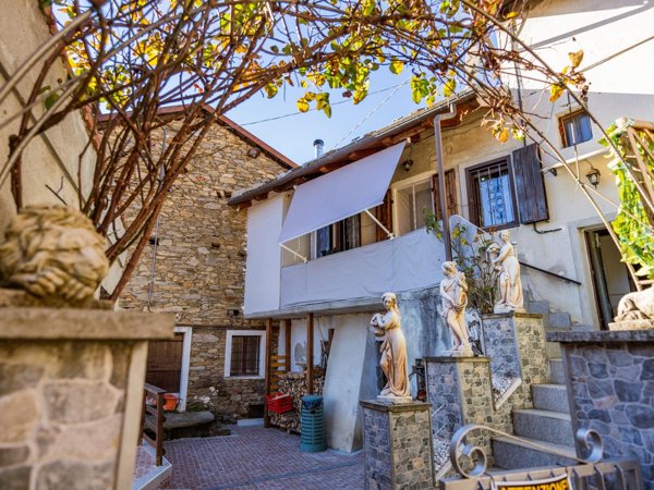 casa indipendente in vendita a Perosa Argentina