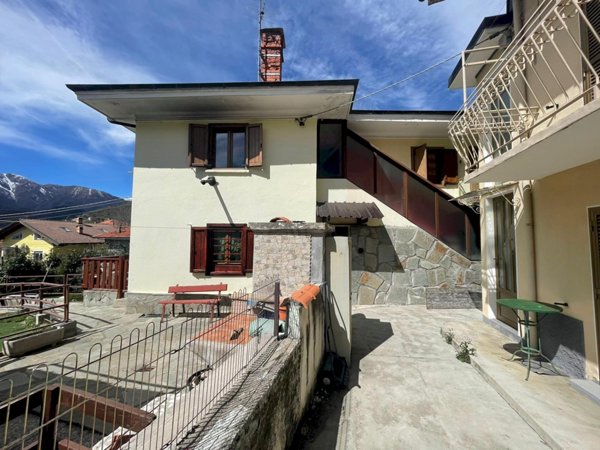 casa indipendente in vendita a Perosa Argentina