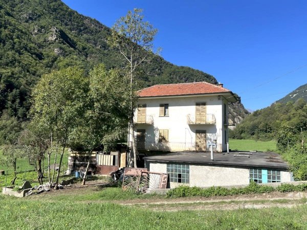 casa indipendente in vendita a Perosa Argentina