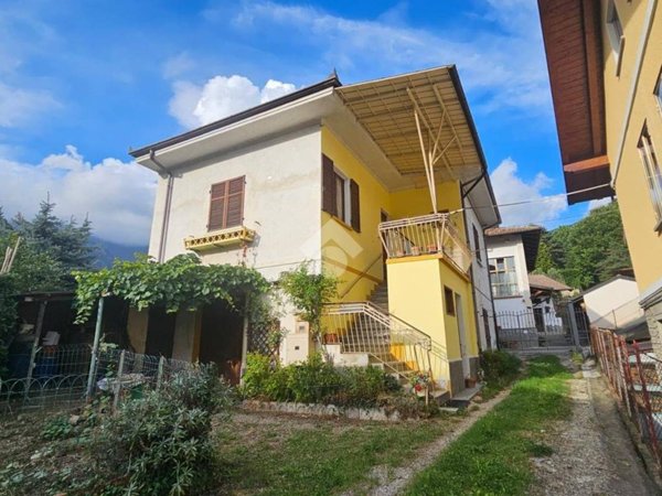 casa indipendente in vendita a Perosa Argentina