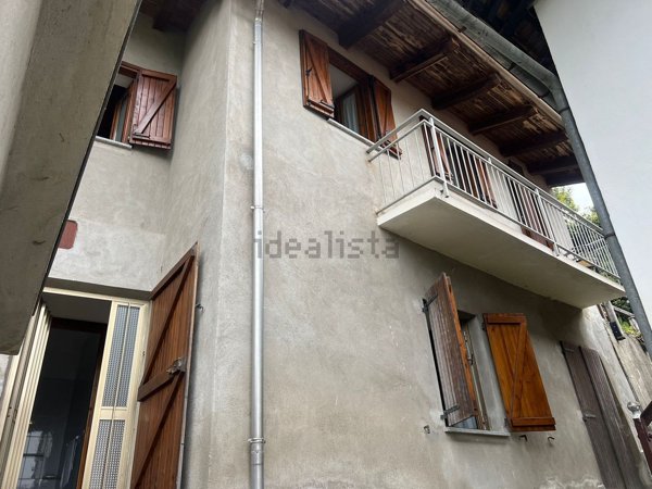 casa indipendente in vendita a Perosa Argentina