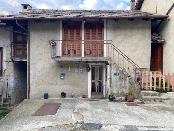 casa indipendente in vendita a Perosa Argentina