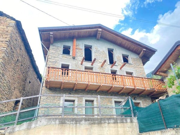 casa indipendente in vendita a Perosa Argentina