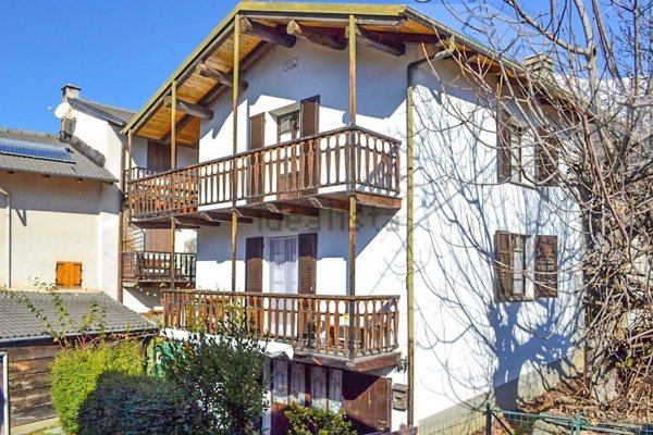 casa indipendente in vendita a Perosa Argentina