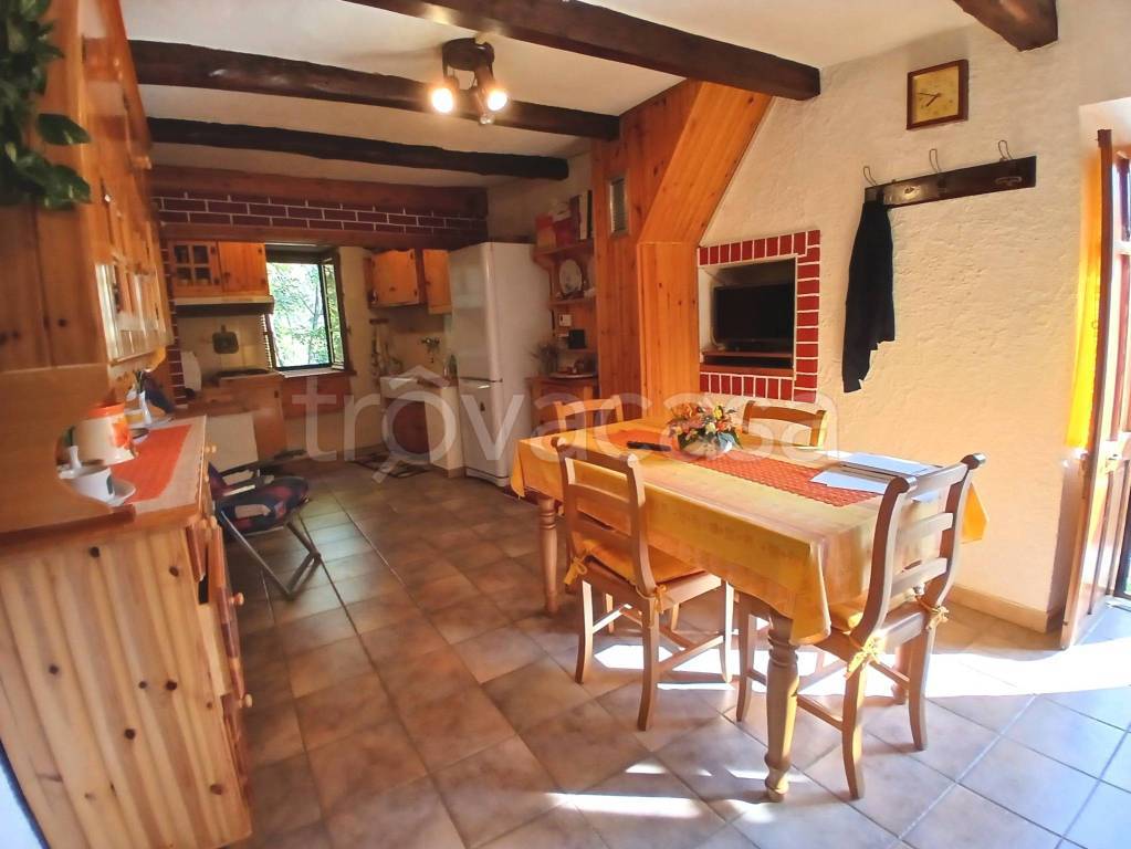 casa indipendente in vendita a Perosa Argentina