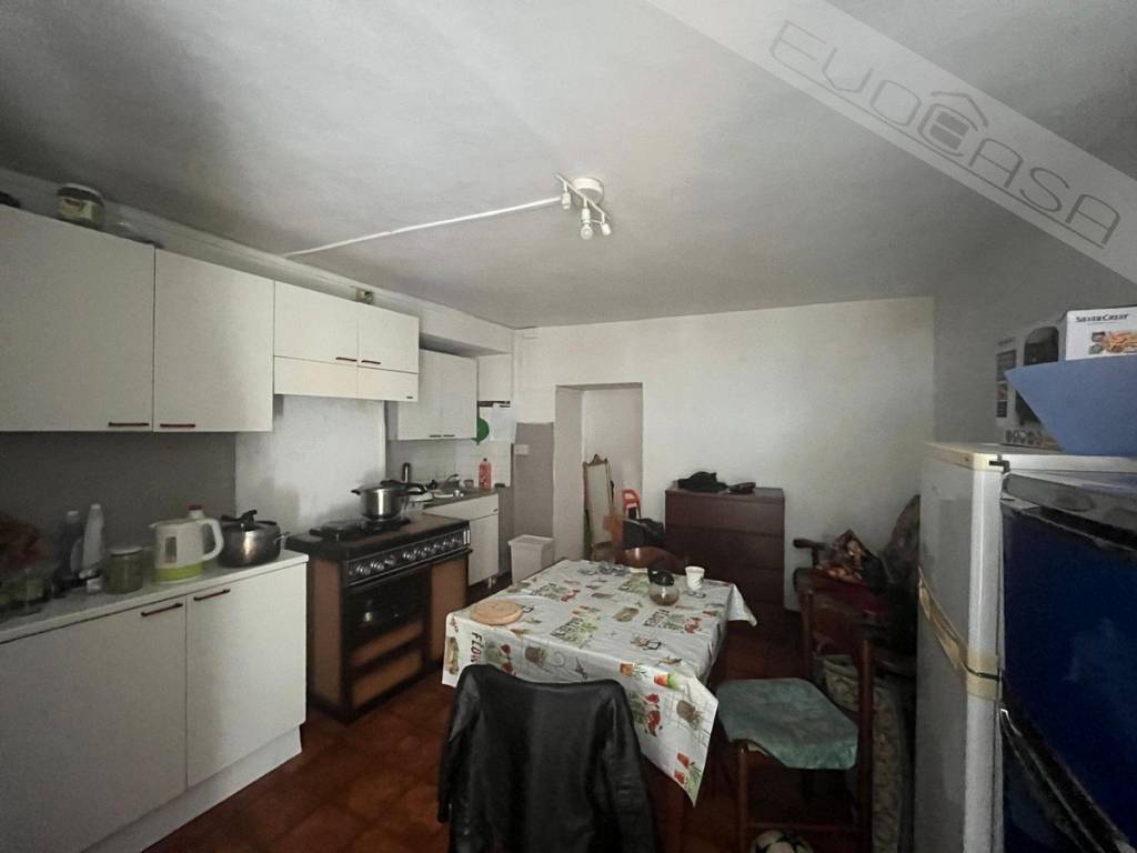 intera palazzina in vendita a Perosa Argentina