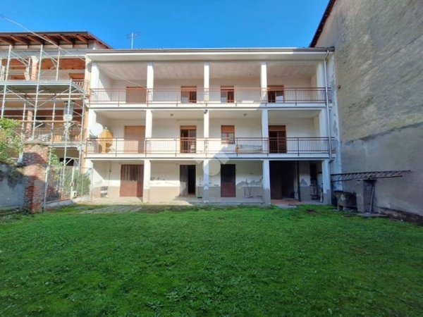 casa semindipendente in vendita a Perosa Canavese