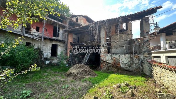 casale in vendita a Perosa Canavese