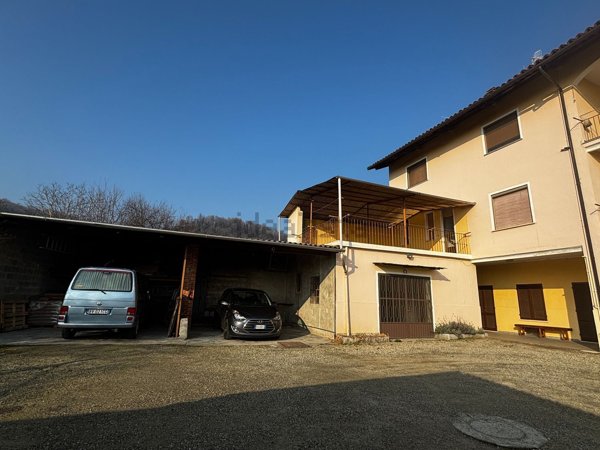 casa indipendente in vendita a Perosa Canavese