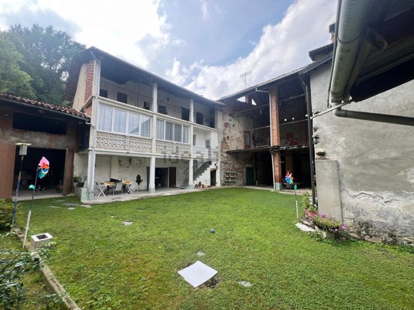 casa semindipendente in vendita a Perosa Canavese