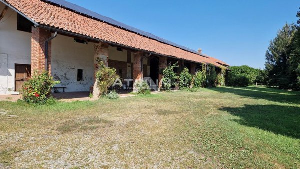 casale in vendita a Perosa Canavese