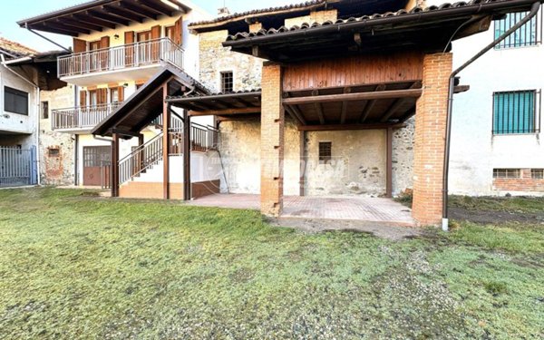 casa indipendente in vendita a Perosa Canavese