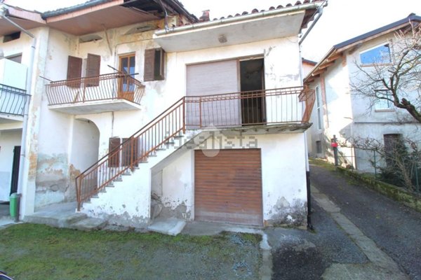 esavano in vendita a Perosa Canavese