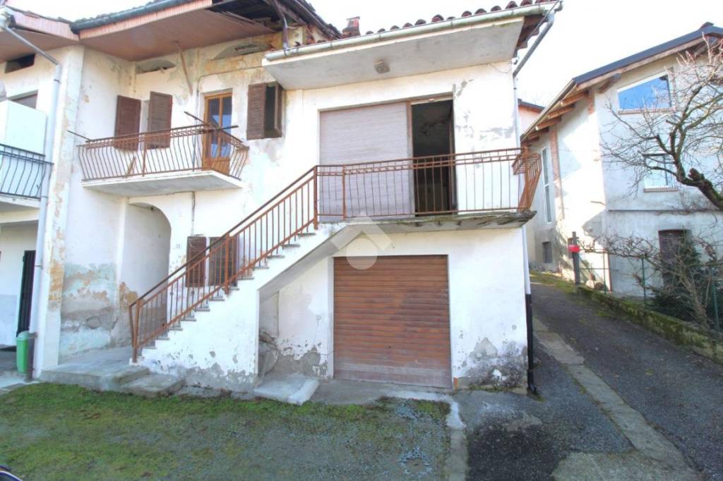 casa semindipendente in vendita a Perosa Canavese