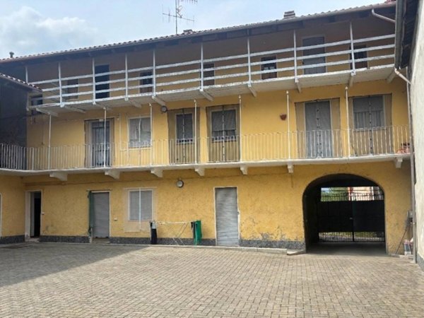 casa indipendente in vendita a Perosa Canavese