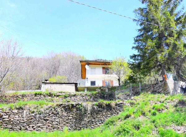 casa indipendente in vendita a Perrero