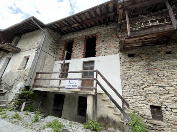 appartamento in vendita a Perrero
