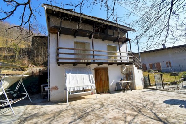 casa indipendente in vendita a Perrero
