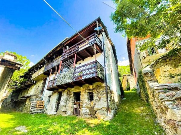 casa indipendente in vendita a Perrero