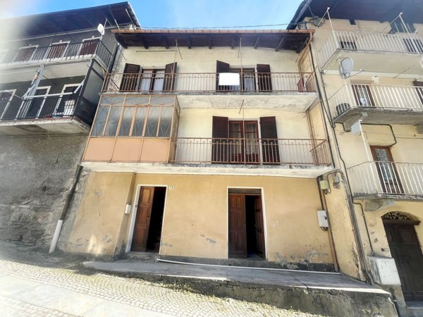 casa semindipendente in vendita a Perrero