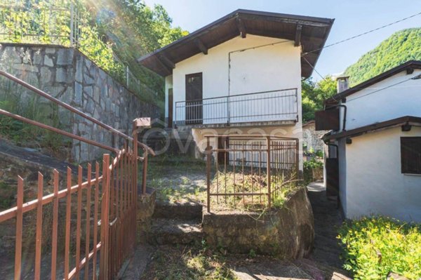 casa indipendente in vendita a Perrero