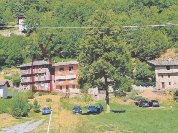 casa indipendente in vendita a Perrero
