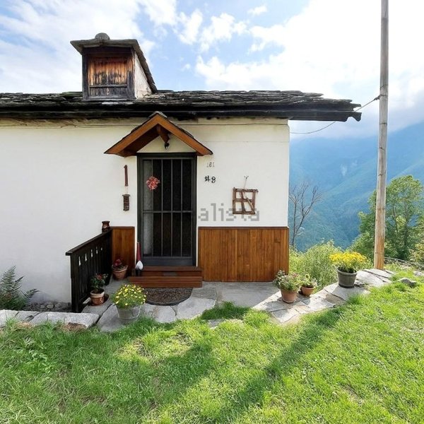 casa semindipendente in vendita a Perrero