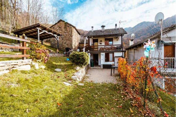 casa indipendente in vendita a Perrero