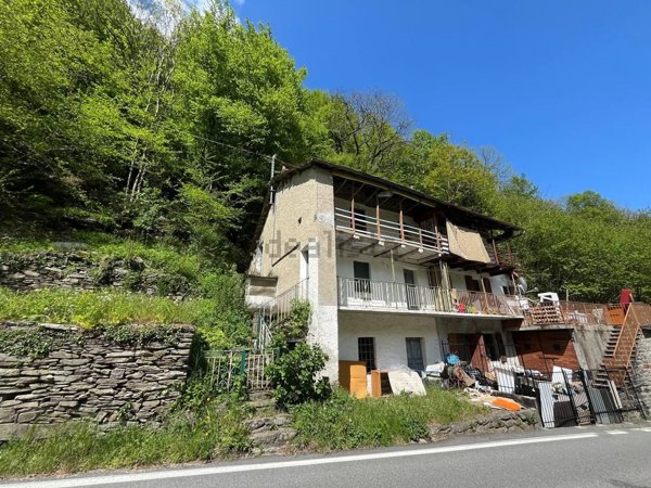 casa semindipendente in vendita a Perrero