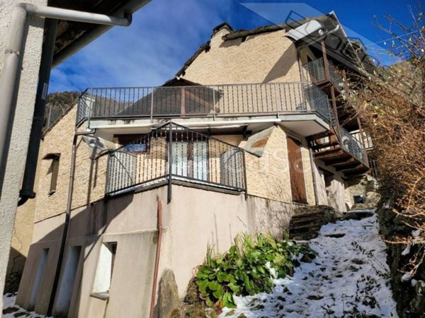 casa indipendente in vendita a Perrero