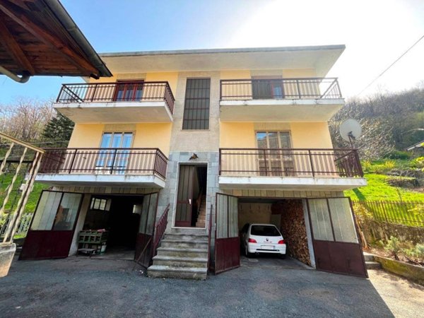 casa indipendente in vendita a Perrero