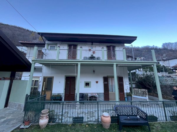 casa indipendente in vendita a Perrero